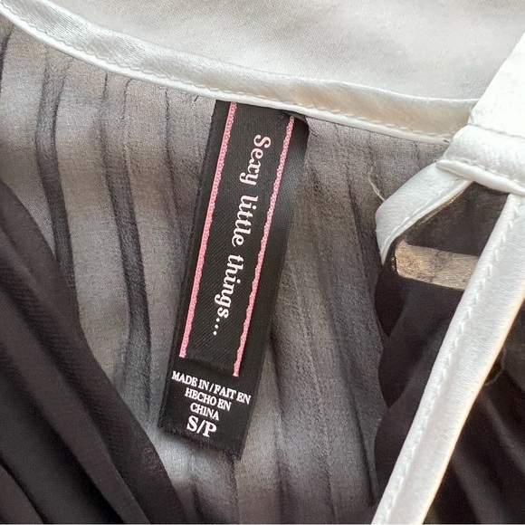 Victoria’s Secret Sheer Tie Slip - Picture 5 of 6